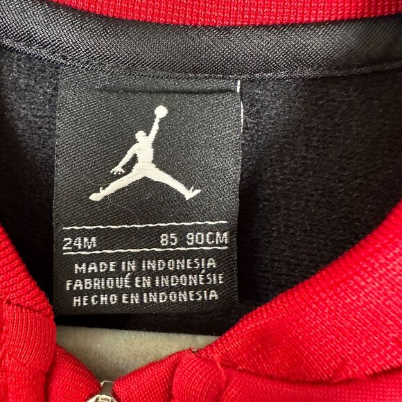 Nike Air Jordan Black White Red Track Jacket Size 24 Months NEW with Tags - Picture 3 of 4